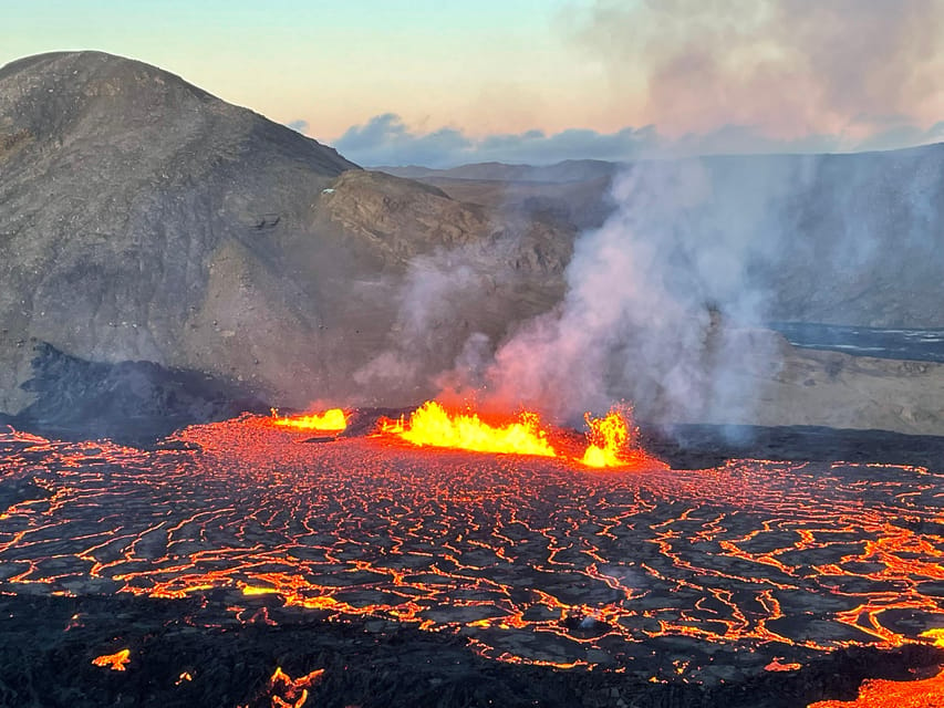 From Reykjavik: Volcanic Eruption Sites & Reykjanesbær Tour