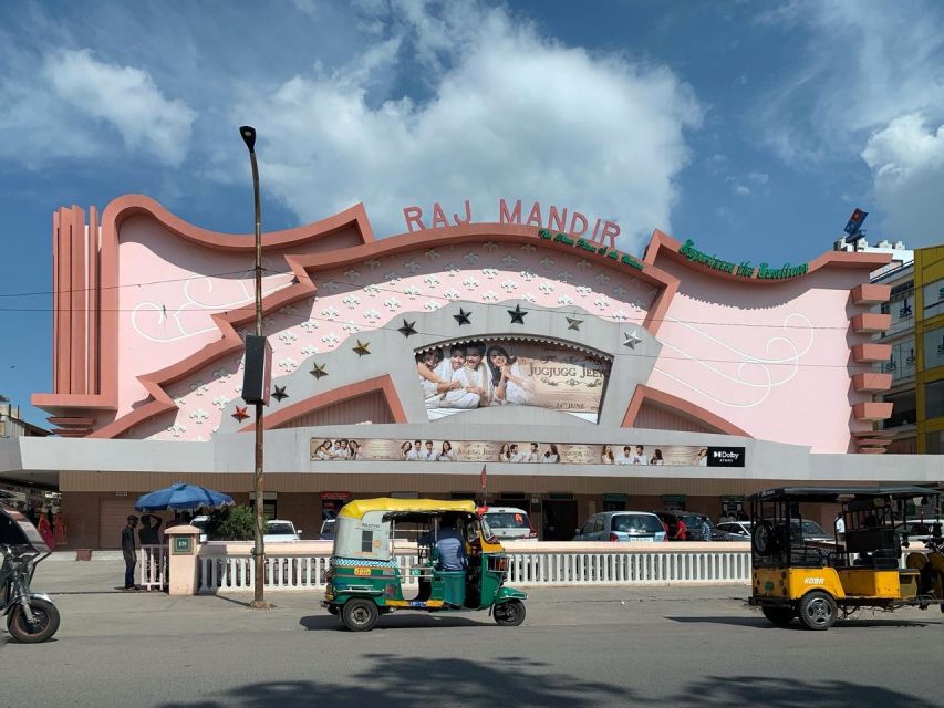 Guided Movie Theatre Tour : RAJMANDIR CINEMA (Pride Of Asia)