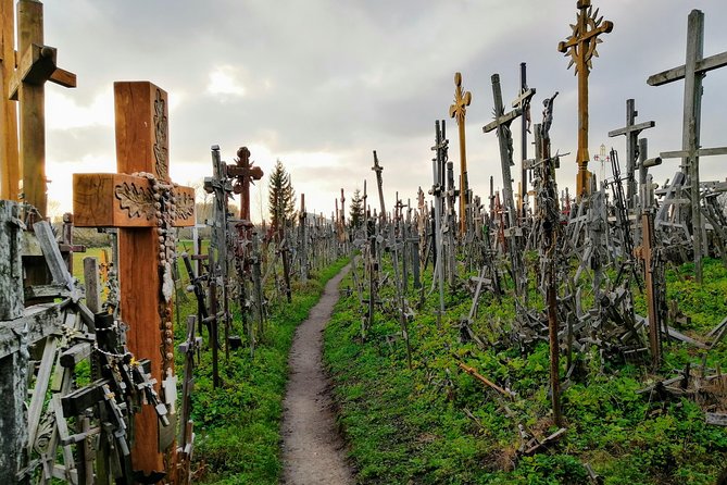 Hill of Crosses / 2 Countries in 1 Day - Overview of the Hill of Crosses