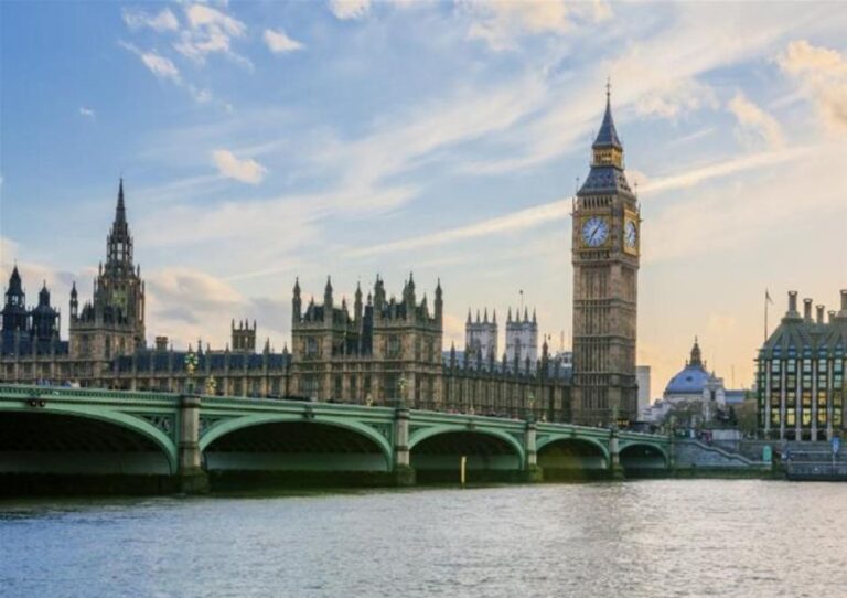 Hop-on Hop-off London Bus Tour & Westminster Abbey