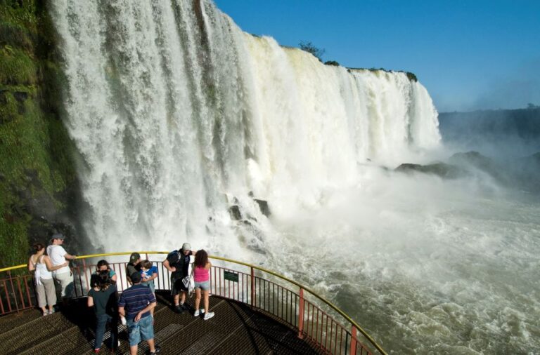 Iguassu Falls: Guided Tour & Macuco Safari on Pontoon Boats