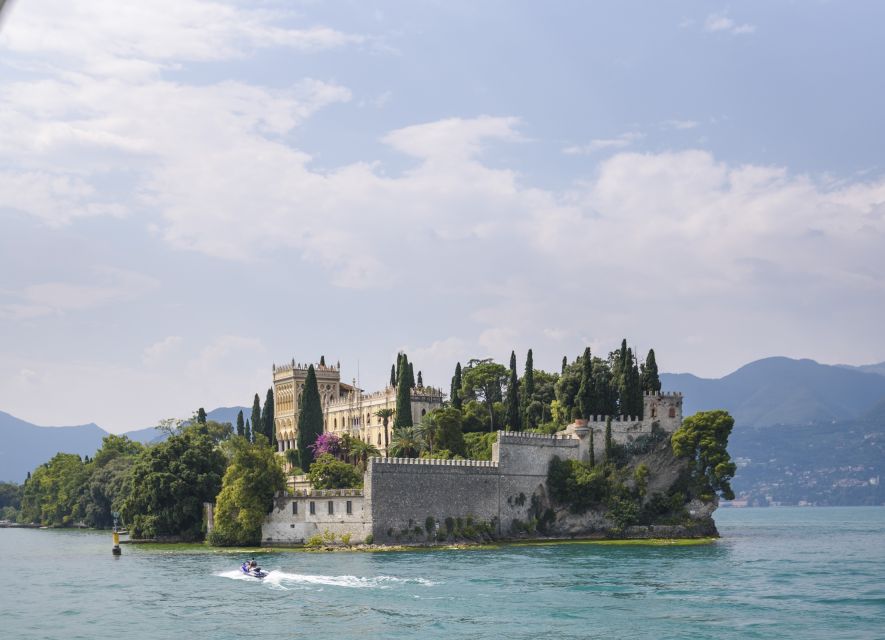 Isola Del Garda & S. Vigilio Typical Venetian Speedboat Trip