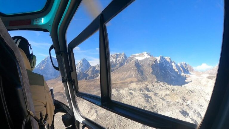 Kathmandu: Everest Base Camp Helicopter Tour Flight