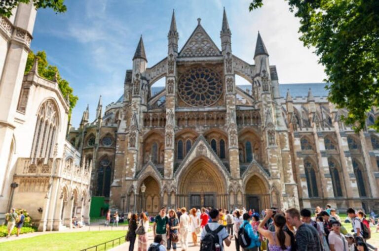 London: Westminster Private Walking Tour & Tower of London