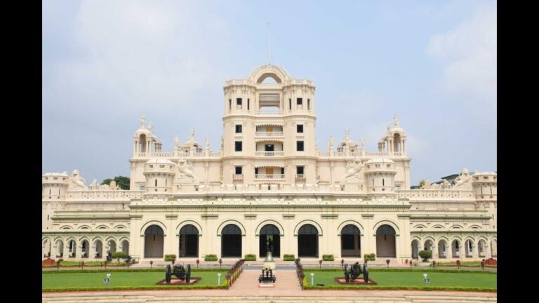 Lucknow Full Day City Tour