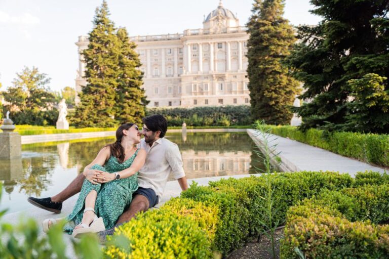 Madrid: Romantic Photoshoot for Couples