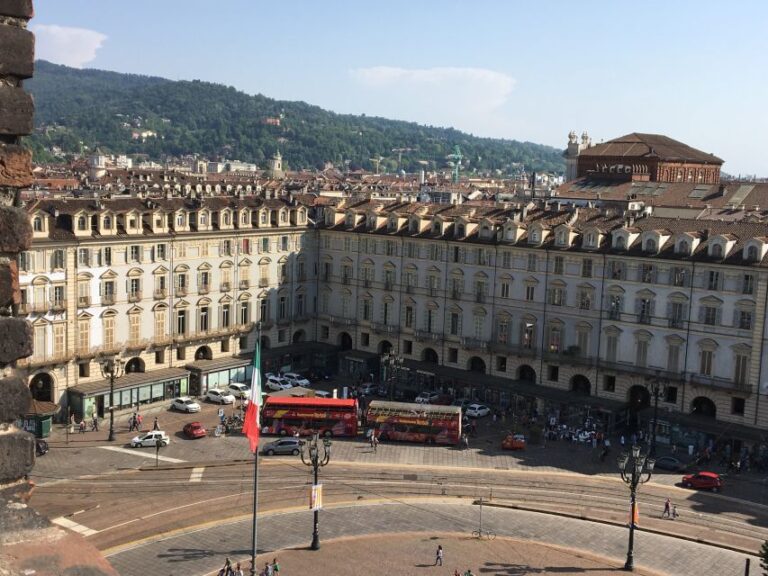 MBun Hamburger Shop and Open Bus Turin