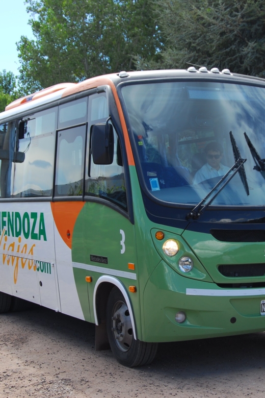 Mendoza: Shared 1-Way or Round Trip MDZ Airport Transfer