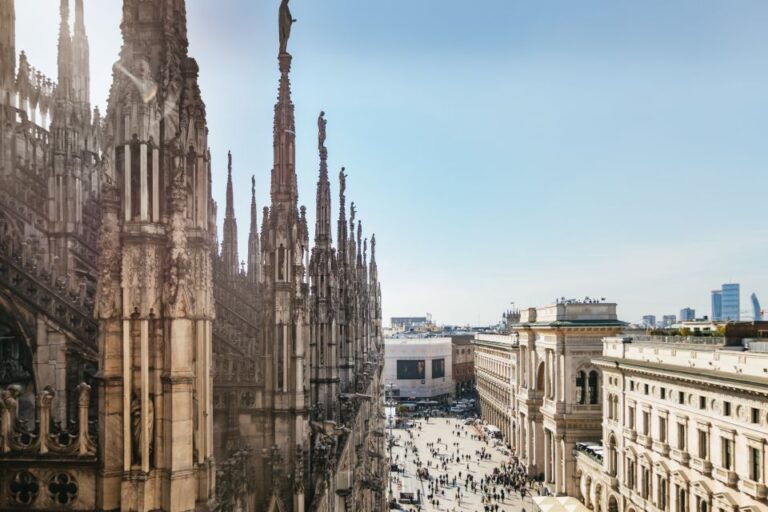 Milan: Highlights Walking Tour With Cathedral and Rooftops