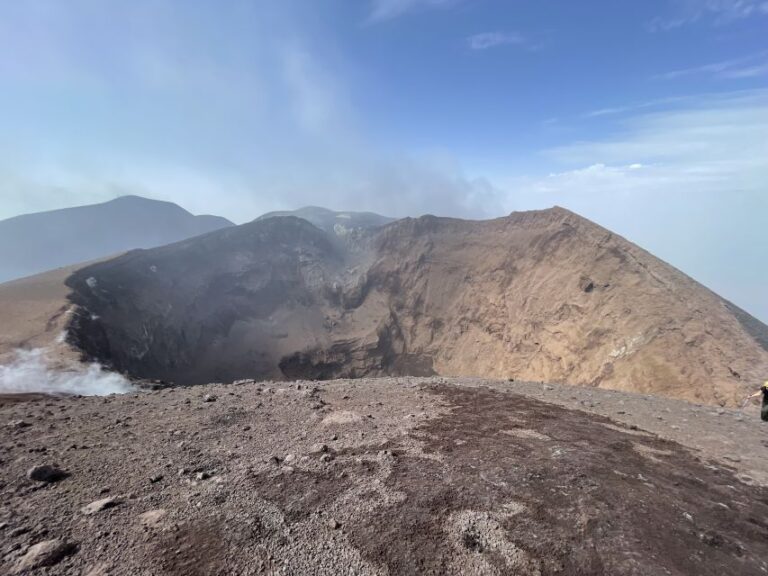 Piano Provenzana: Mount Etna Hiking Trip to 3,300 Meters