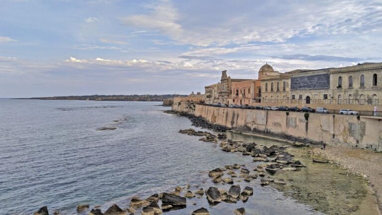 Pillirina, Ortigia and Sea Caves: Boat Tour With Snorkeling