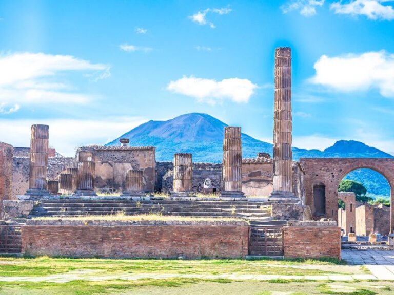 Pompeii: Tour With an Archeologist