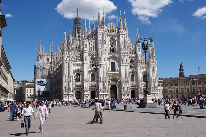 Private Best of Milan Guided Tour With Duomo, La Scala Theatre and Sforza Castle