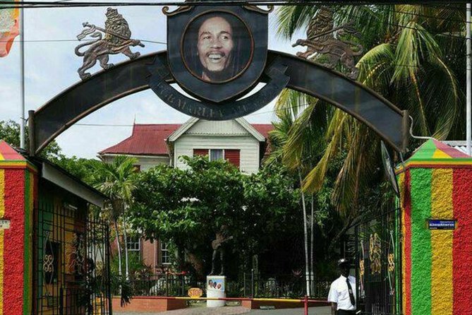 Private Tour From Montego Bay to Bob Marley Museum Kingston