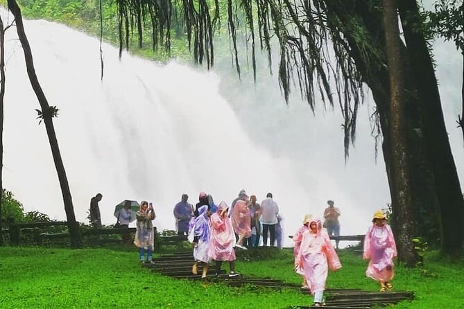 Private Tour to Doi Inthanon Including Twins Pagodas and Hiking