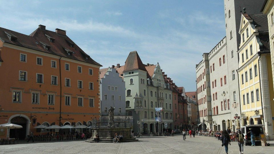 Regensburg: Private Christmas Market Tour - Experience Highlights