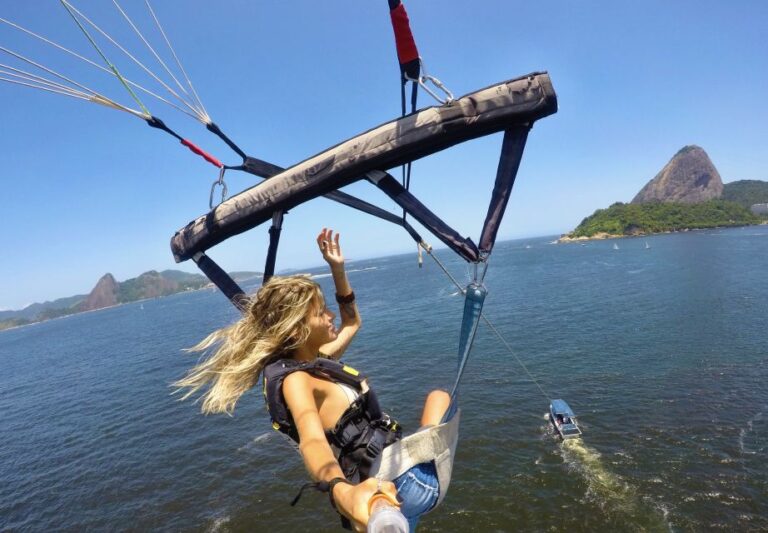 Rio De Janeiro: 2-Hour Boat Trip With Parasailing