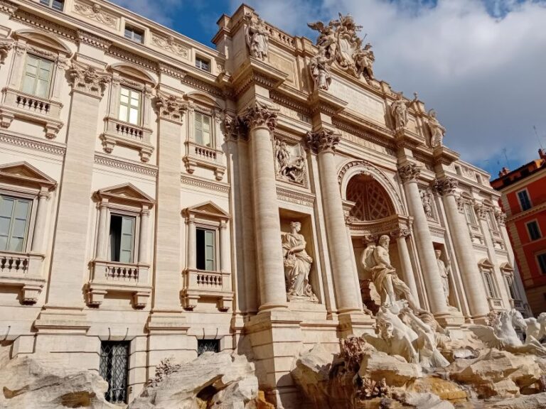 Rome: Squares and Fountains English Guided Walking Tour