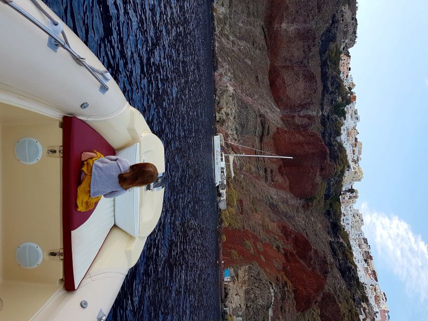 Santorini:Akrotiri Guided Tour & Motorboat Cruise With Lunch