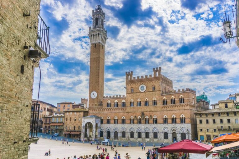 Siena: First Discovery Walk and Reading Walking Tour