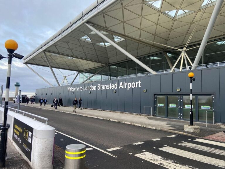 Stansted Airport To/From Gatwick Airport – Private Transfer