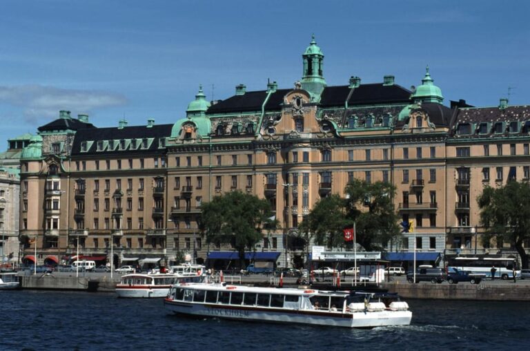 Stockholm VIP Full Day City Tour by Limousine in Stockholm