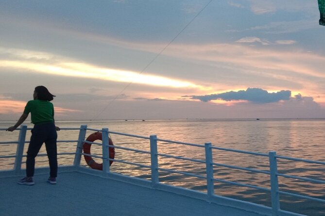 SUNSET Boat Trip-Seafood BBQ Dinner on Cruise-Night Squid Fishing