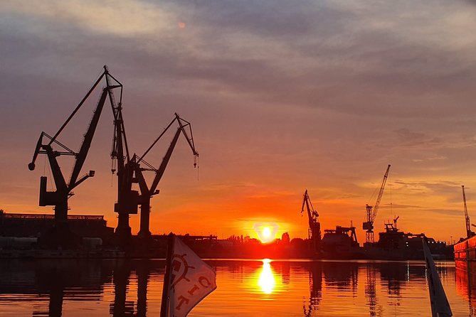 Sunset on the Shipyard and Old Town Evening Cruise