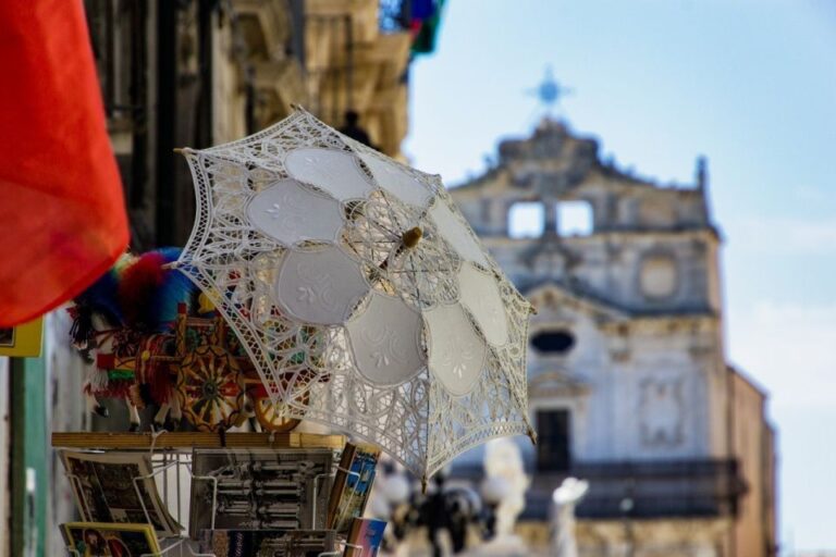 Syracuse: Ortigia Guided Walking Tour & Cannolo Tasting