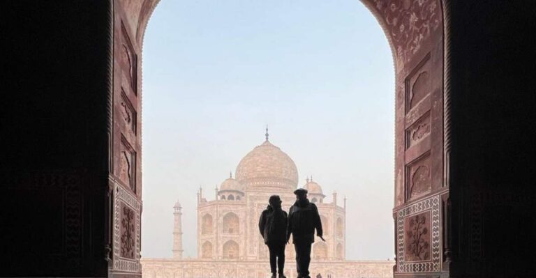 Taj Mahal Experience Guided Tour With Lunch at 5-Star Hotel