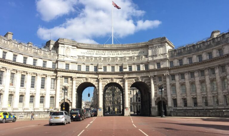 The Crown Walking Tour of London