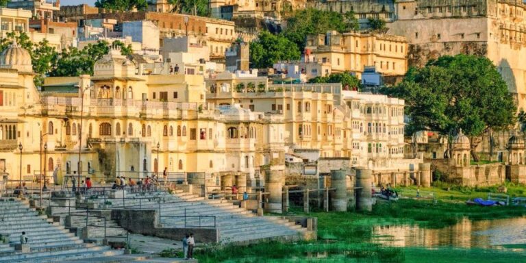 Udaipur: All-Inclusive Guided Udaipur City Private Tour