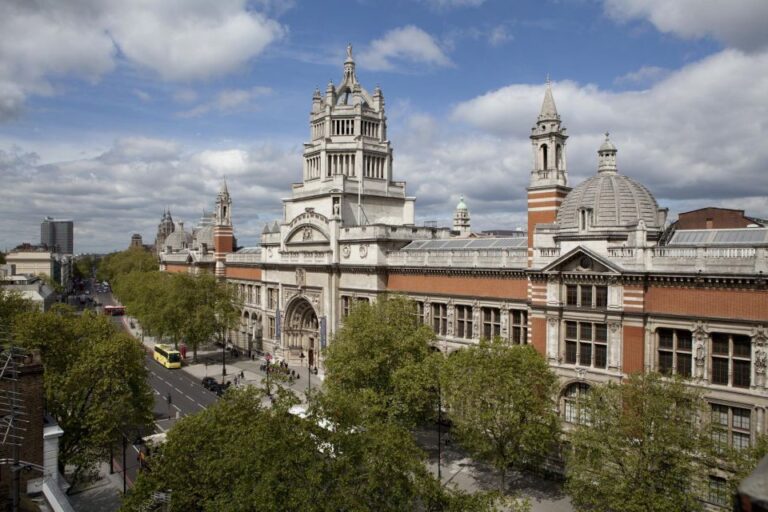 Victoria and Albert Museum London Private Guided Tour 3 Hour