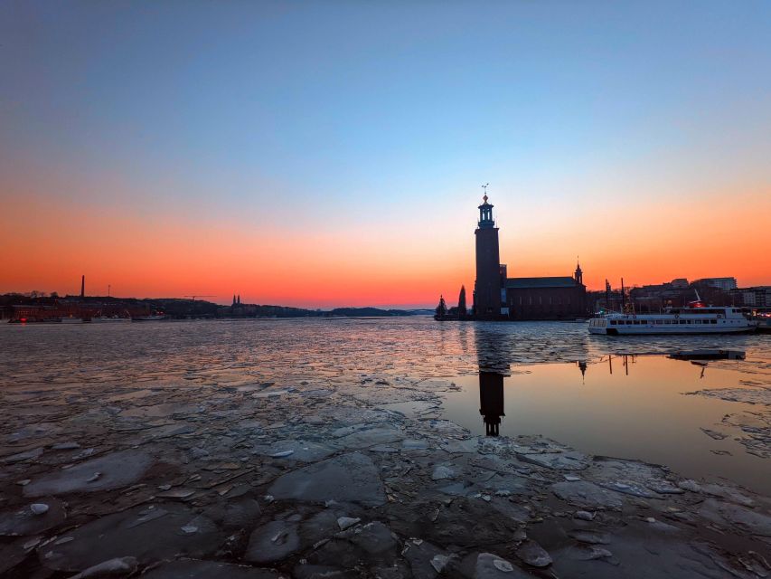 2-Hour Walking Tour in Stockholm - Key Points