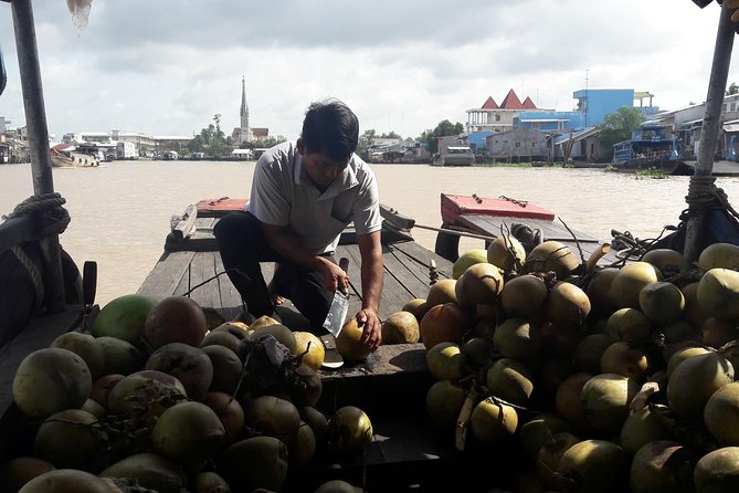 1-day Mekong Delta Tour: Cai Be Market, Local Island and Cycling - Local Cuisine Experience