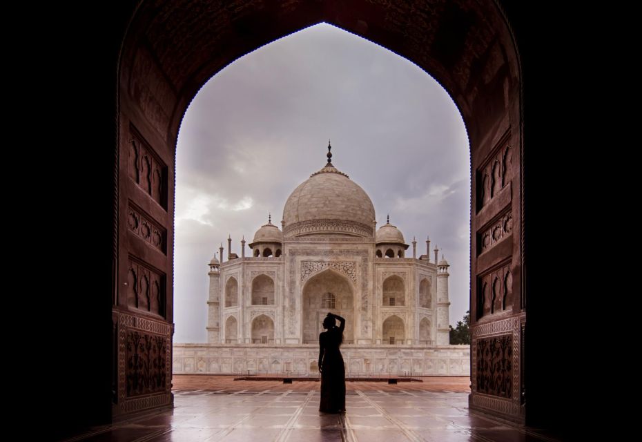 4 Days Golden Triangle Luxury India Tour From Delhi - Day 2: Journey to Agra