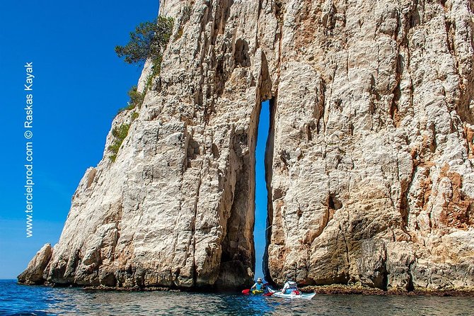 A Guided Day of Exploration in Sea Kayaking, Discovery of the National Park. - Kayak Equipment Provided