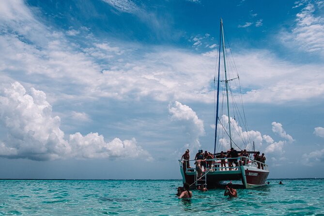 Acquarius Stingray City and Snorkel Tours - Inclusions and Amenities