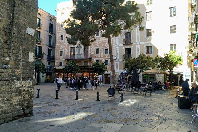 Barcelona Gothic Quarter Old Town Tour - Unique Features of the Tour