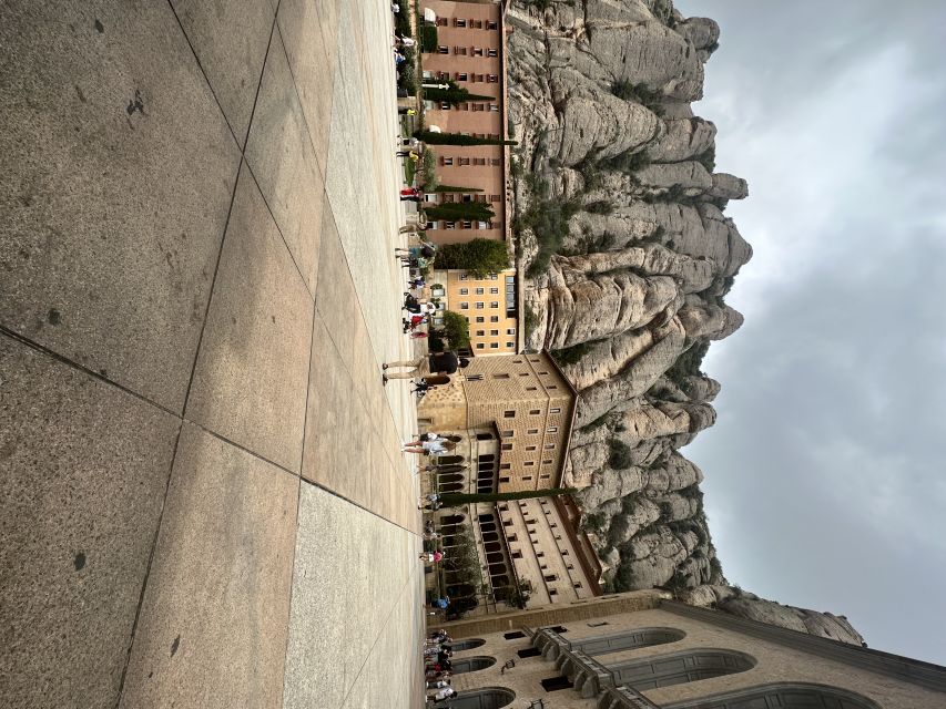 Barcelona to Montserrat Day Trip - Experience Highlights