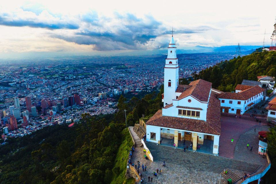 Bogotá: Guided Walking Tour of Monserrate Hill - Itinerary Highlights