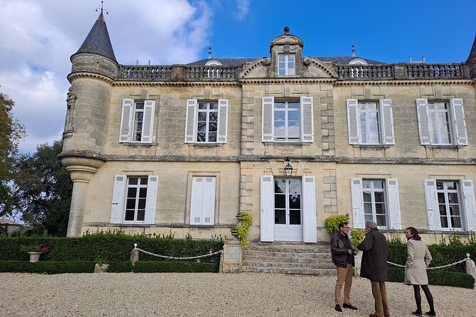 Bordeaux Médoc Region Private Wine Lovers Tour With Chateau Visits & Tastings - Experience the Vineyards