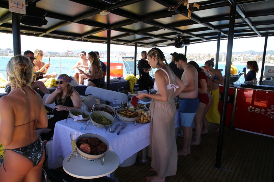 Cambrils: Private Catamaran Luxury 3h Drinks,Snacks Pickup - Inclusions
