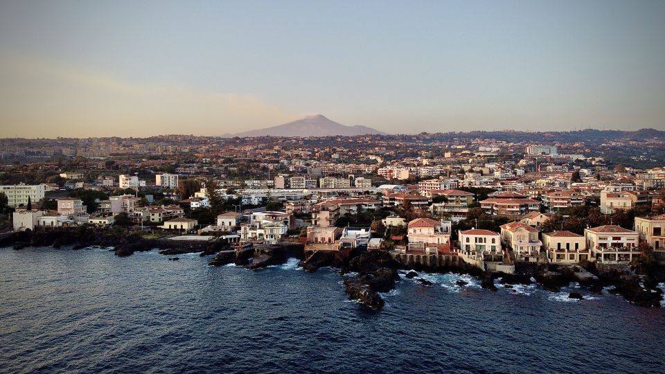 Catania: City Highlights Walking Tour - Itinerary and Key Landmarks