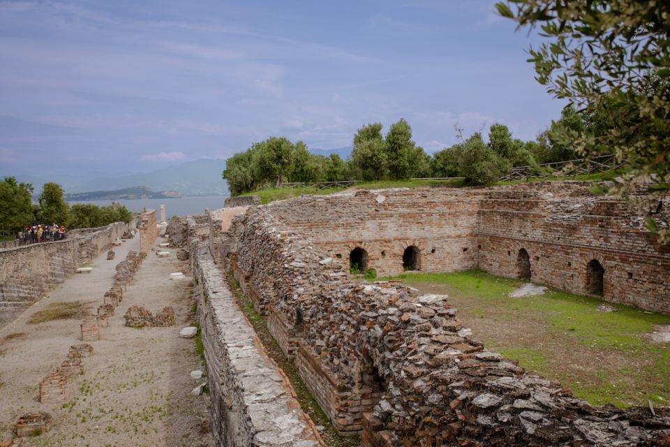 Catullus' Grotto Archaeological Tour in Sirmione - Experience Highlights