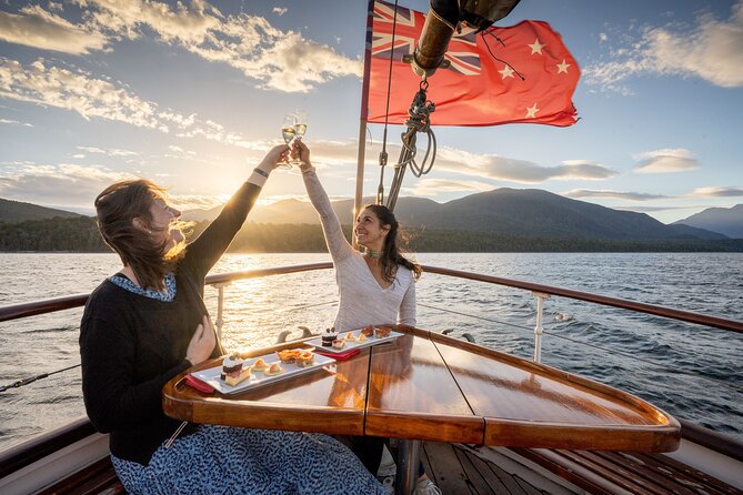 Champagne Sightseeing Cruise on Lake Te Anau - Inclusions and Amenities