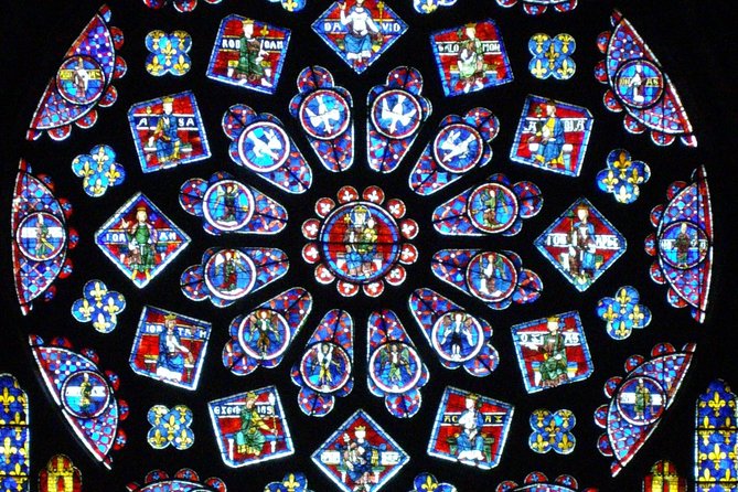 Chartres and Its Cathedral: 5-Hour Tour From Paris With Private Transport - Itinerary Breakdown