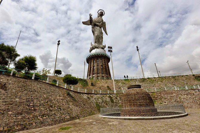 City Tour in Quito. Muffin, Cable Car, Historic Center and Middle of the World - Whats Included in the Tour