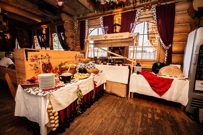 Cottage Style Evening With Folk Show and Traditional Feast From Krakow - Traditional Polish Menu