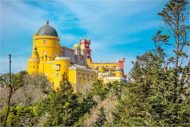 Daytrip From Lisbon to Sintra+Cascais PRIVATE Tour-Small Groups - Tour Accessibility Features